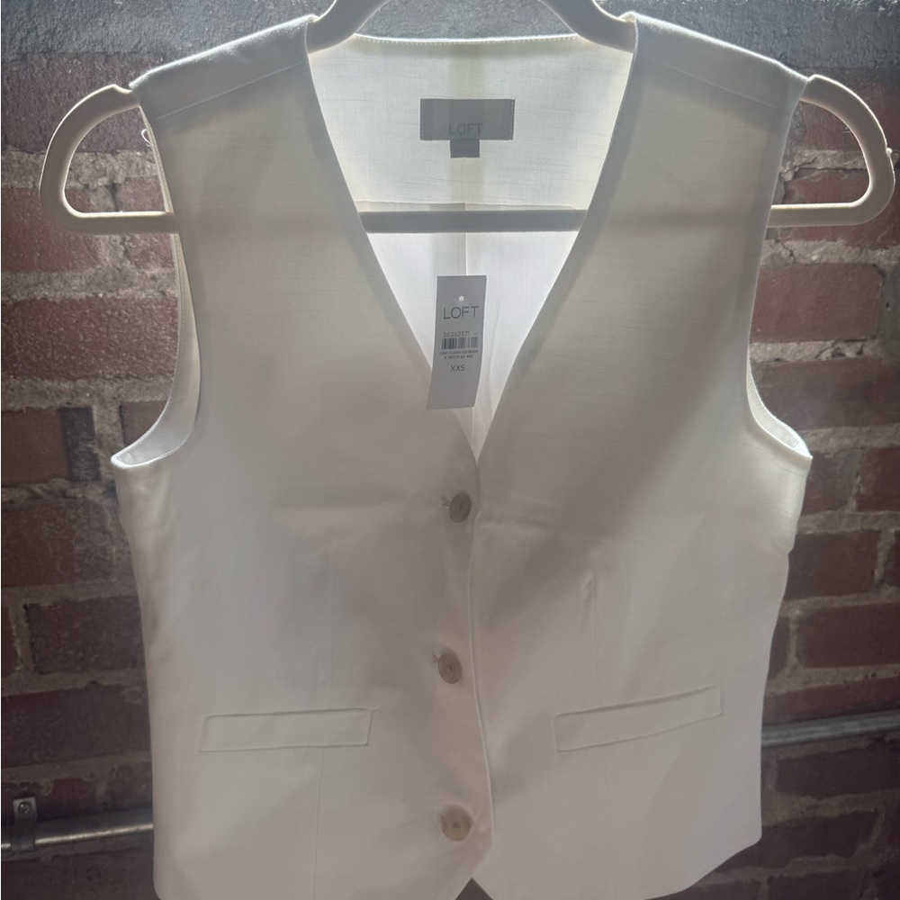 LOFT Cream Sleeveless Top